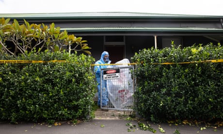 ‘Appalling’: Newcastle residents question response after wool store fire showers homes with asbestos