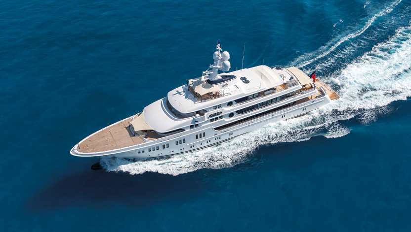 13 Million dollar super yacht â€˜Aurora' collides with 1.2 Billion dollar cruise liner â€˜Allure of the Seas' in dramatic Nassau incident