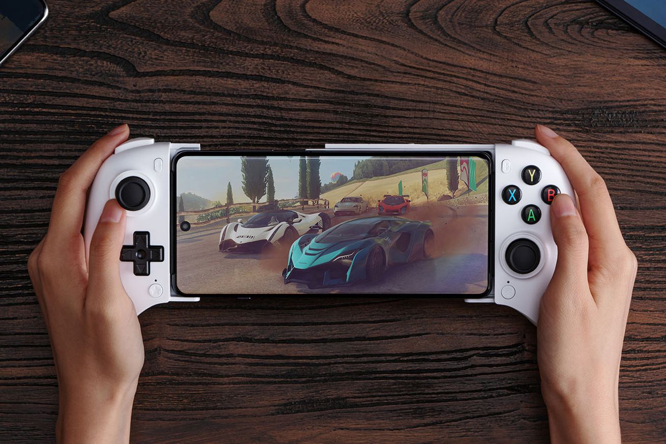 8BitDo’s first smartphone controller has Hall effect joysticks and triggers