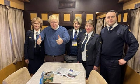 A wink and a walk: Boris Johnsons warm welcome on secret Kyiv visit