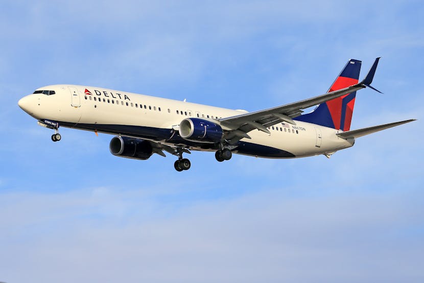 American, United, Southwest, Qantas, EasyJet, British Airways, Frontier, and Delta Airlines Skyrocketing Christmas and New Year Holiday Travel