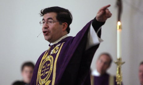 Anti-abortion US priest Frank Pavone defrocked by Vatican