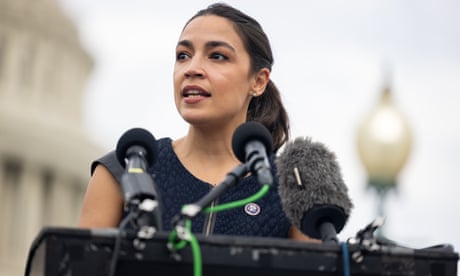 AOC says Feinstein�s refusal to retire is �causing great harm� to US courts