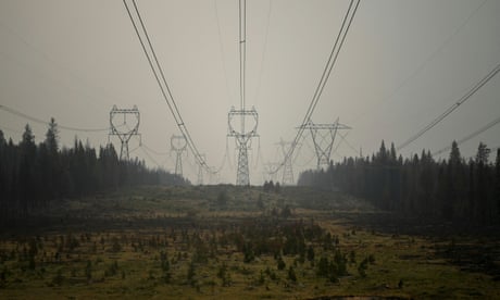 Attacks on Pacific north-west power stations raise fears for US electric grid