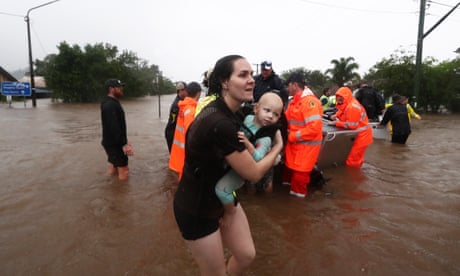 Ballina flood evacuation: emergency orders issued for NSW coastal town as waters rise