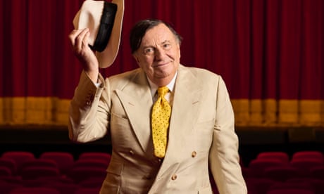 Barry Humphries, Australian comedian and creator of Dame Edna Everage, dies aged 89