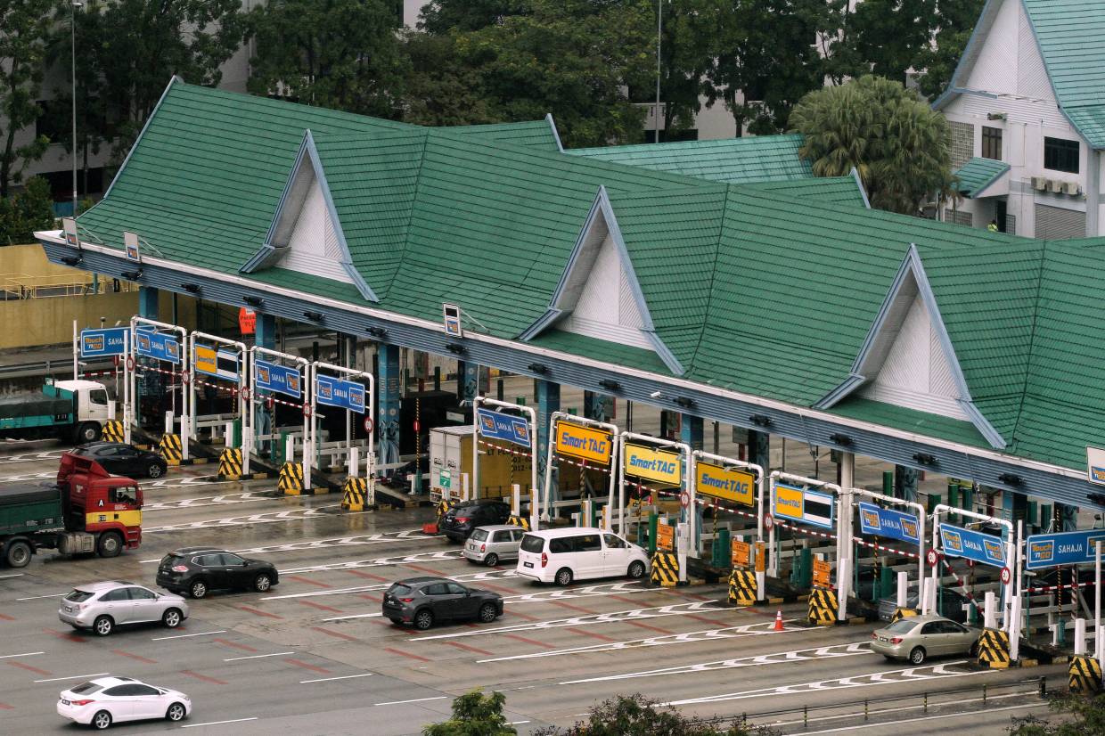 Boosting Tourism: Malaysia Waives Highway Tolls for Festive Travelers