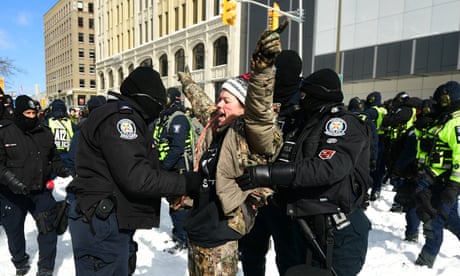 Canadian police start arresting protesters from Ottawa trucker convoy