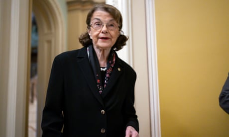 Clinging to power does not make Dianne Feinstein a feminist hero | Arwa Mahdawi