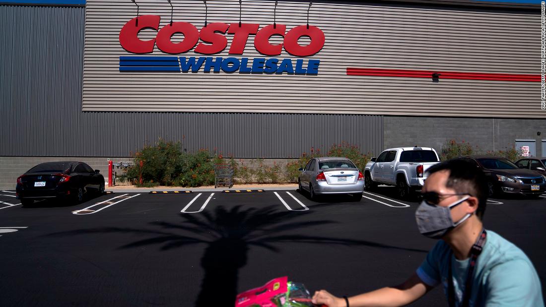 Costco's CEO steps down