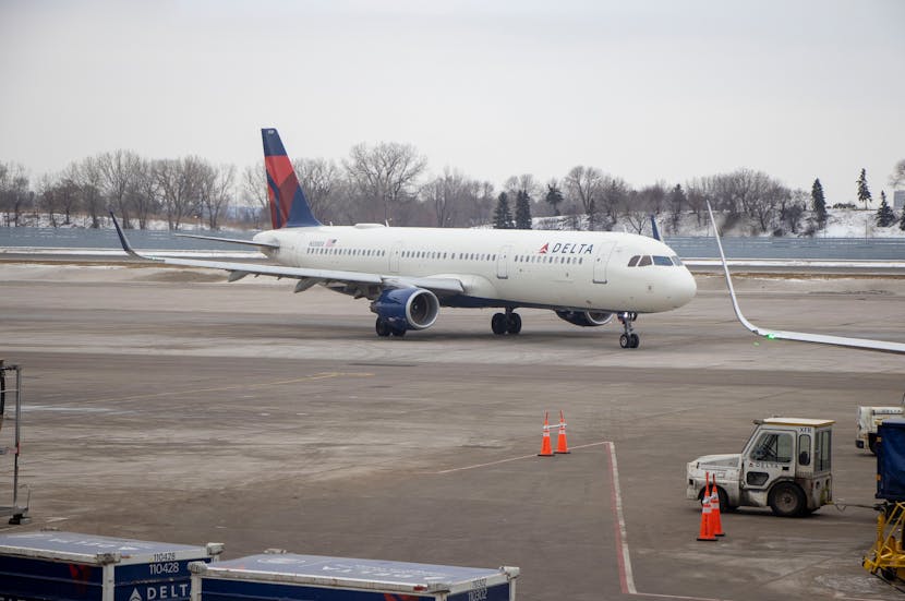 Delta Air Lines Flight from Las Vegas to New York Makes Emergency Landing Today Due to Cockpit Fumes