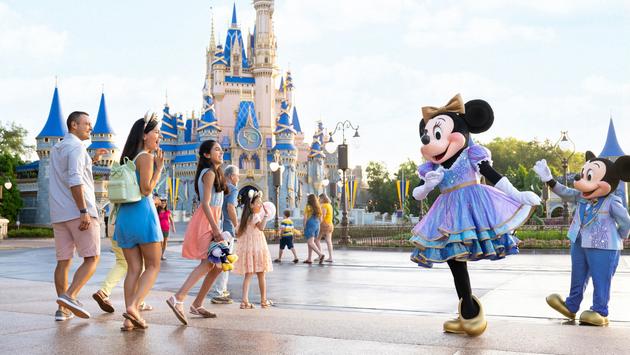 Disney World Temporarily Halts Employee Vaccine Mandate