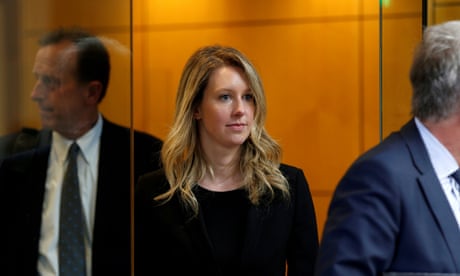 Elizabeth Holmes trial: cross-examination of former Theranos CEO begins