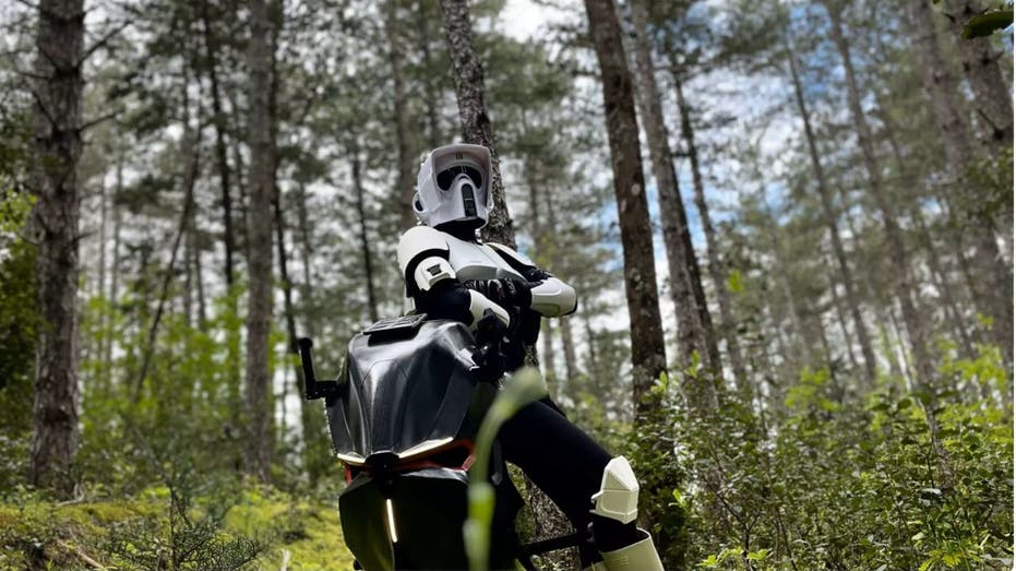 Flying motorcycle zooms at 124 mph without touching the ground