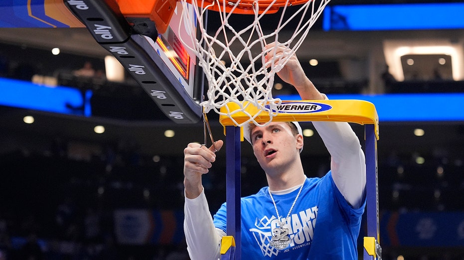 Former NBA star who went first overall says Cooper Flagg should return to Duke