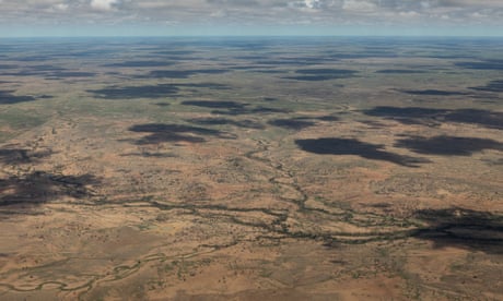 Fracking in Lake Eyre the ‘height of folly’, report suggests