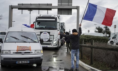 French ‘freedom convoys’ head towards Paris police checkpoints