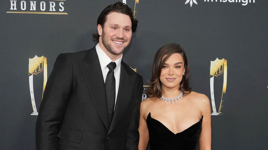 Hailee Steinfeld struggles to say nice things about one of fiancé Josh Allen's bitter rivals