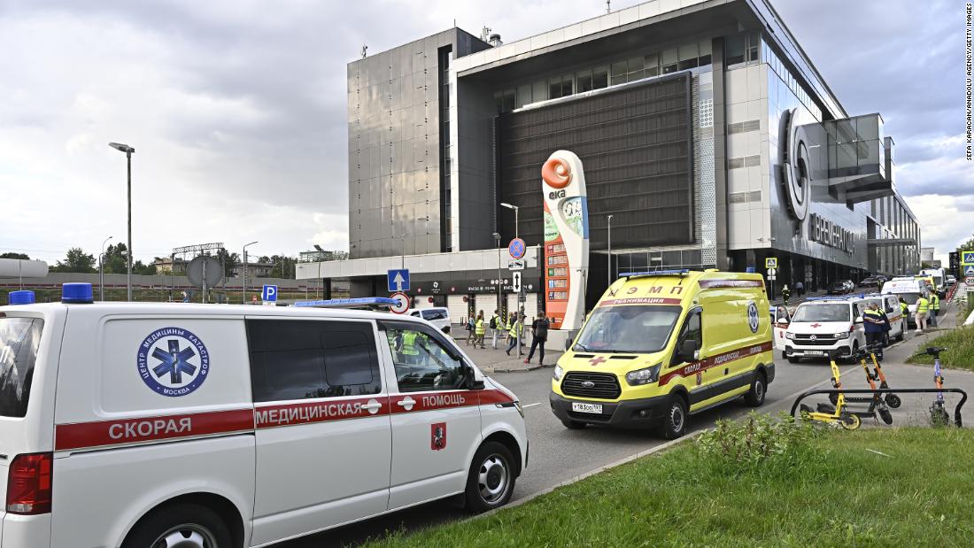 Hot water pipe bursts in Moscow shopping center, killing four