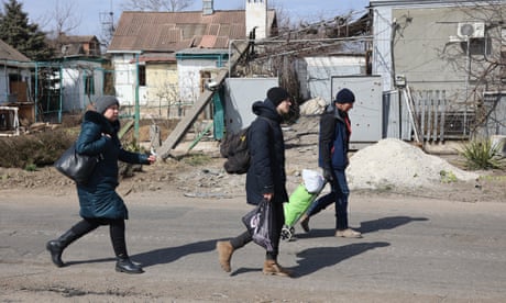 Hundreds of Ukrainians forcibly deported to Russia, say Mariupol women