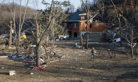 Iowa tornado kills seven people, including two children