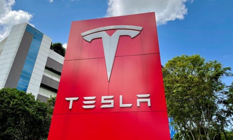 Landmark trial involving Tesla autopilot weighs if �man or machine� at fault