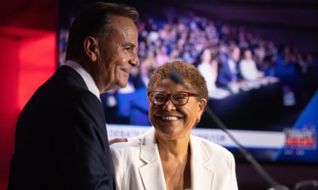 Los Angeles mayor hopefuls Karen Bass and Rick Caruso locked in tight race