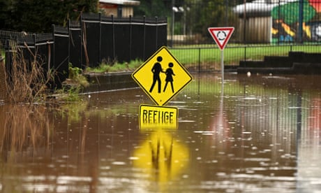 NSW flood victims kicked out of caravan parks to make way for tourists