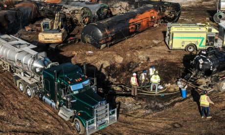 Ohio senator blasts train operator and lobbyists over toxic derailment