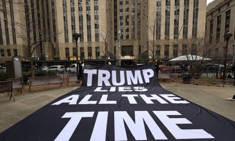 Police and pizza but no perp walk as New York waits for Trump indictment