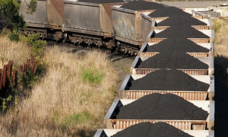 Queensland faces ‘significant’ wellbeing decline if it doesn’t quickly transition to renewables, report says