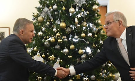 Scott Morrison and Anthony Albanese time Christmas holidays with eye to 2022 election campaign