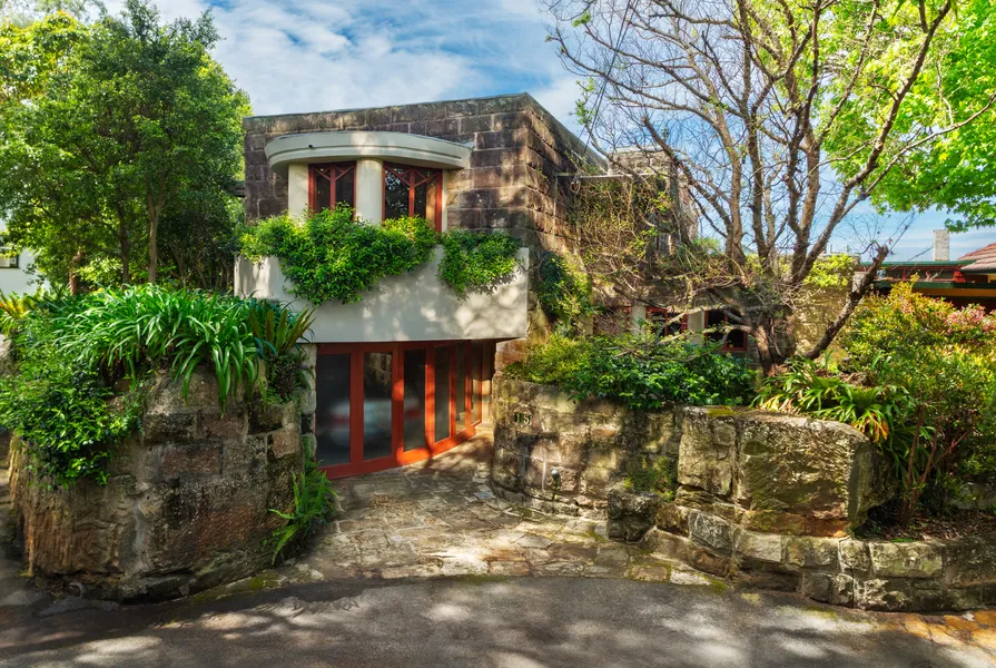 Significant 20th-century Sydney residence for sale