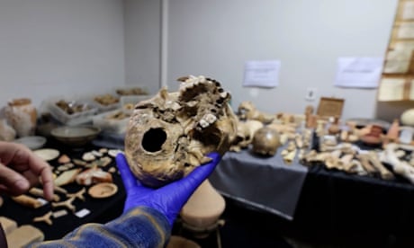 Spanish police find hundreds of archaeological artefacts at two homes