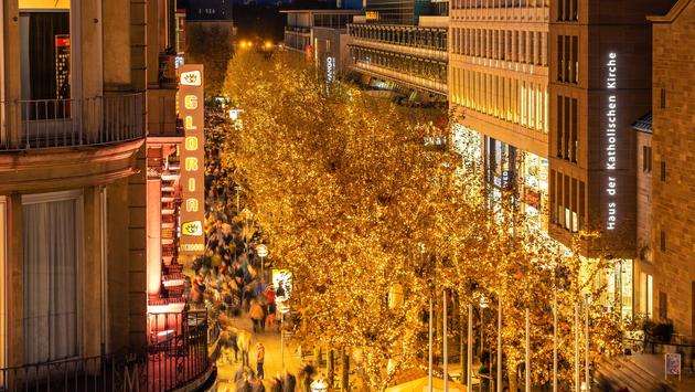 Stuttgart Reopens Its Renowned European Christmas Markets for 2021