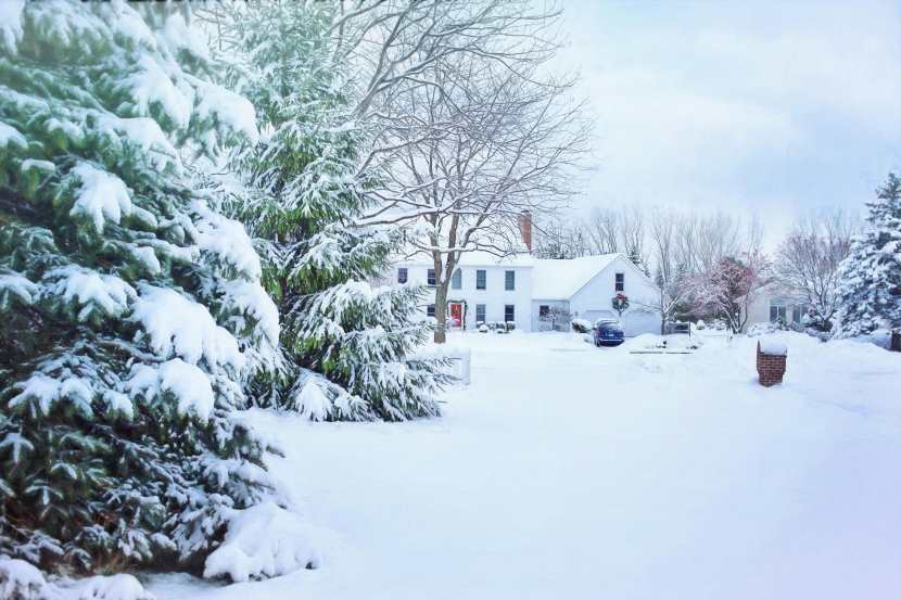 The UK new updates: Cold health and travel alerts issued amid snow and ice warnings