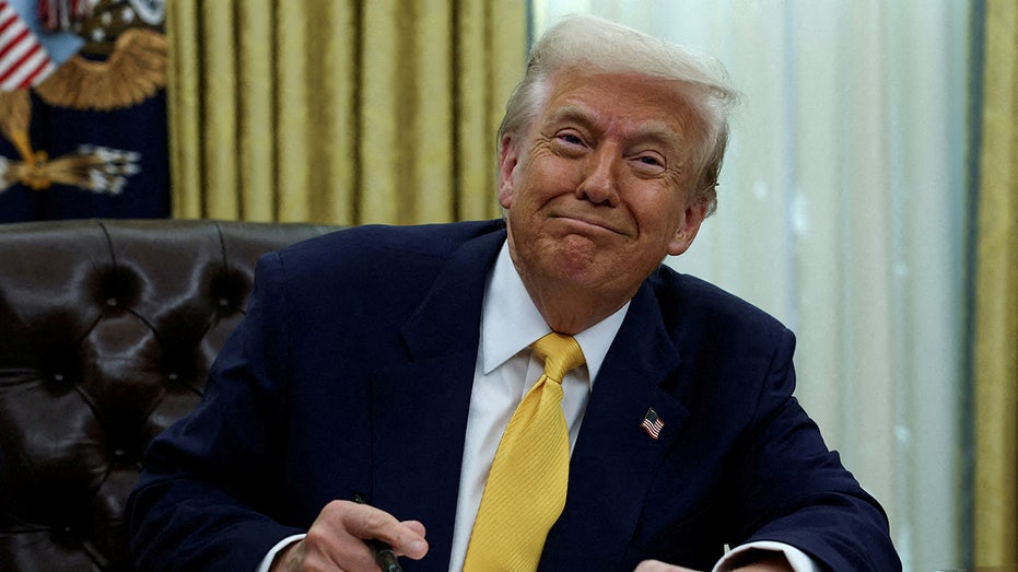 Trump to sign order cracking down on 'sanctuary' cities, threaten their federal funding
