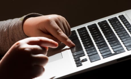 UK government criticised for failing to protect children from online harm