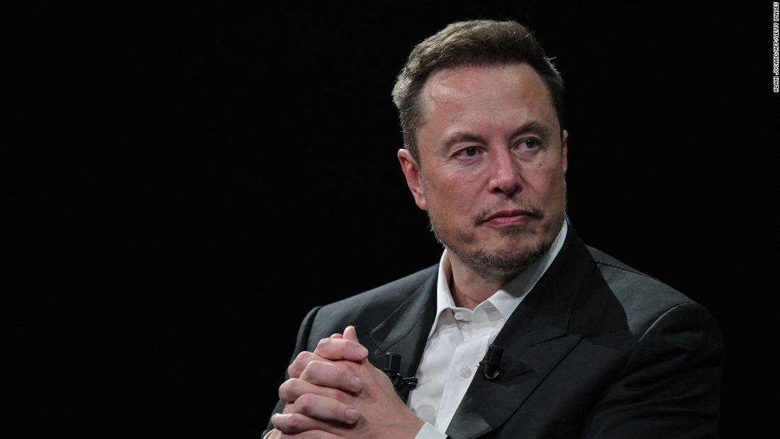 US regulator seeks court order to compel Elon Musk to testify about his Twitter acquisition