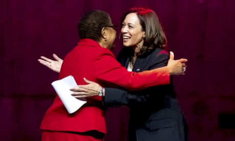 US vice-president Kamala Harris will swear in Los Angeles mayor Karen Bass