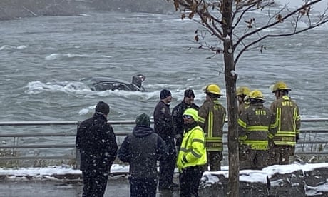 Woman?s body pulled from submerged car in dramatic recovery at Niagara Falls? edge