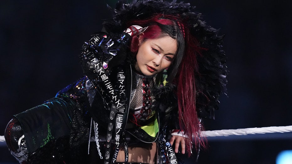 WWE champ Iyo Sky 'thrives being underdog,' longtime friend says ahead of WrestleMania 41 title match